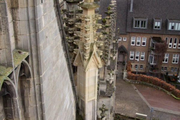 De basiliek van Meerssen restauratie Coppes Bouwbedrijf