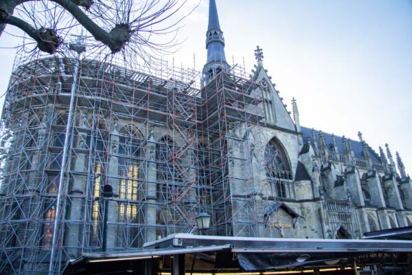 De basiliek van Meerssen restauratie Coppes Bouwbedrijf